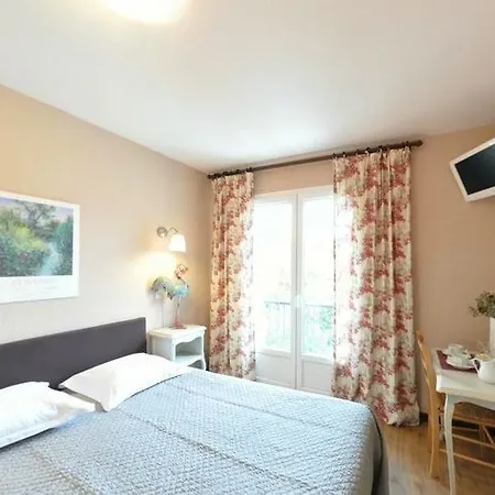 Coq Hotel 3*