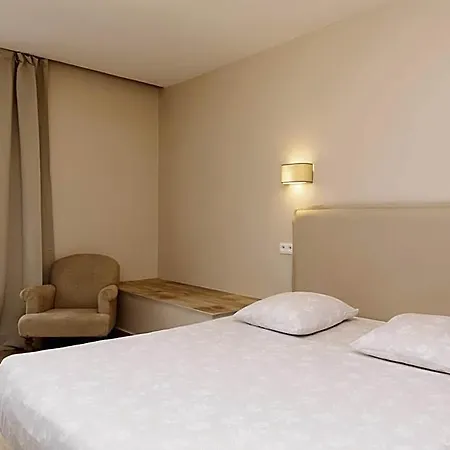 Coq Szálloda 3*
